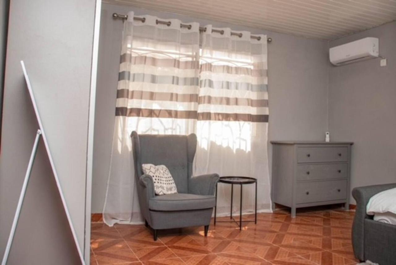 Fully Aircondition 3Bed Villa- A C- Wifi- Hotwater Freetown Exterior photo