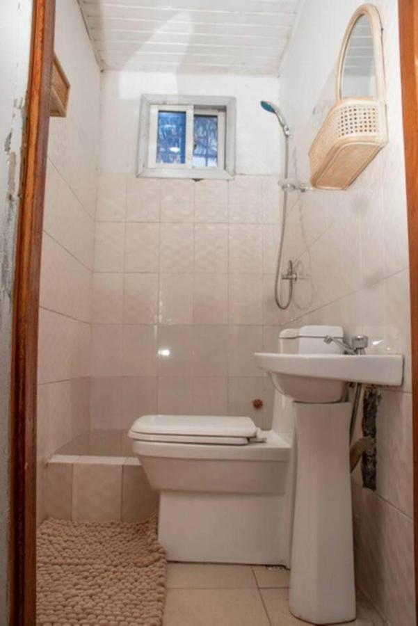 Fully Aircondition 3Bed Villa- A C- Wifi- Hotwater Freetown Exterior photo